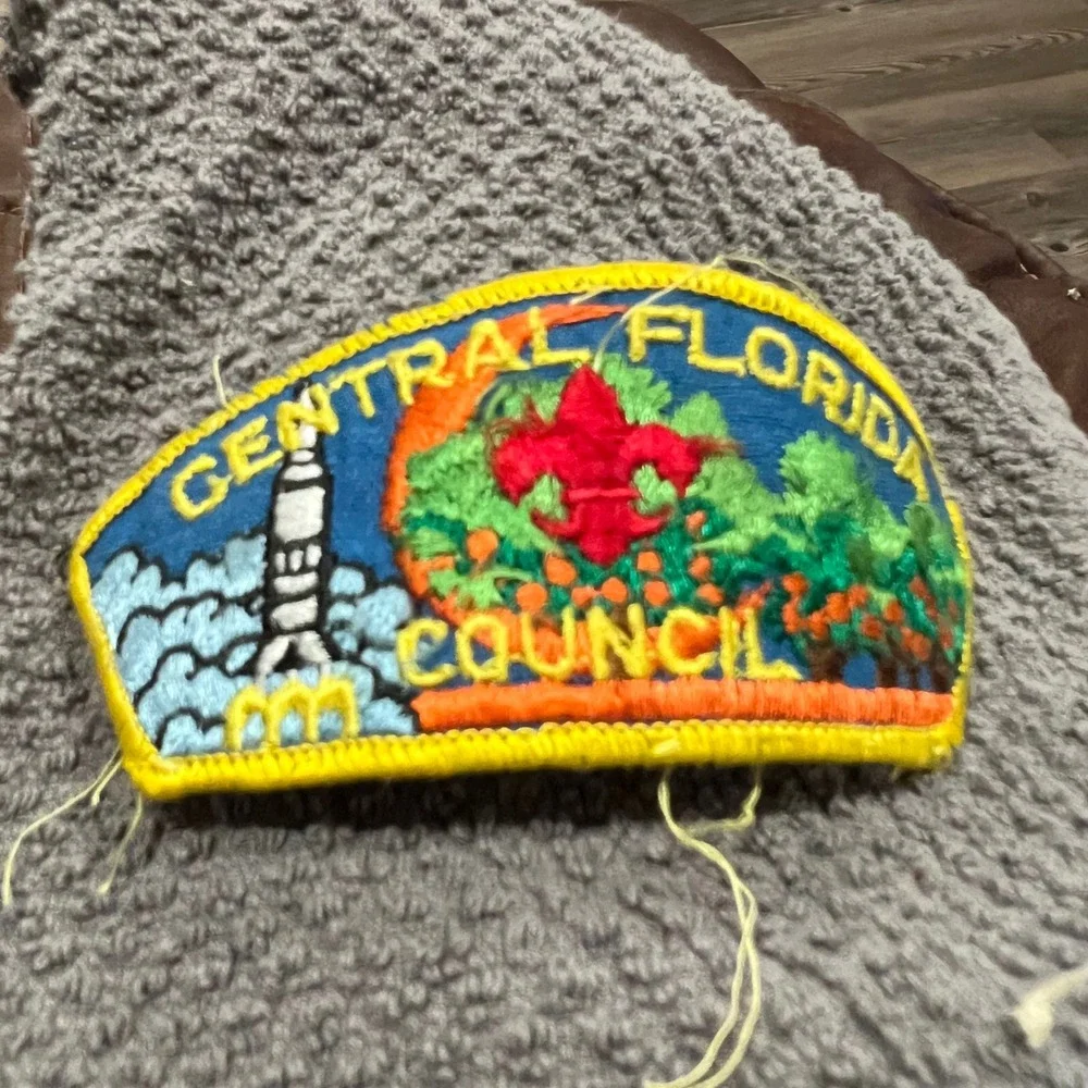 Vintage Cub Scouts BSA Wallet Koin-Bank Coin Holder & Worldly Council Patch